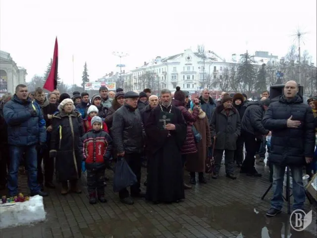 Близько 500 чоловік мітингували проти дій влади в Чернігові (Фоторепортаж) + (Відео) — фото 6