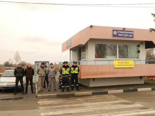 Чернігівці допомагають міліції охороняти порядок (Фоторепортаж) — фото 4