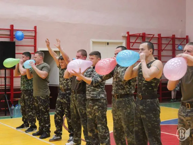 У Чернігові відбулись спортивні змагання між командами школярів та військовослужбовців (Фоторепортаж) — фото 3