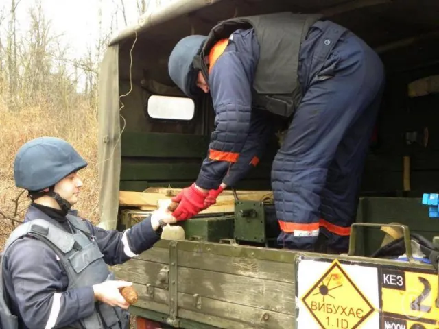Піротехніки очистили Ніжин від вибухонебезпечних предметів — фото 2