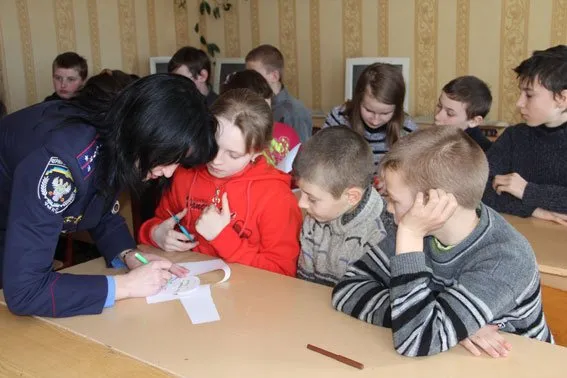 Міліціонери провели профілактично-роз'яснювальною роботою з питань правового виховання (Фоторепортаж) — фото 3