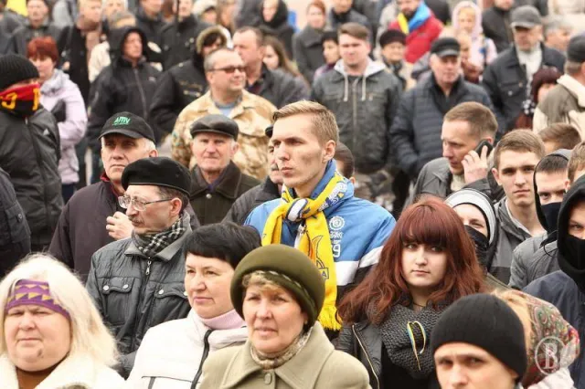 Близько 2 тис. мітингували мітингували за збереження територіальної цілісності України (Фоторепортаж) — фото 4