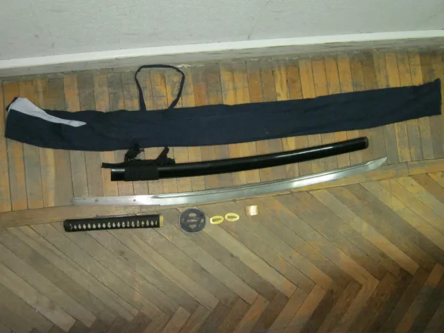 На Чернігівщині засуджено іноземця за контрабанду холодної зброї — фото 1