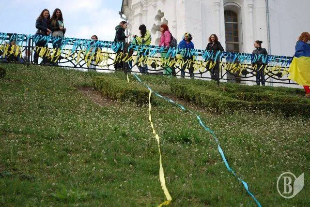В Чернігові влаштували акцію «Чернігів за єдину Україну» (Фоторепортаж) — фото 5