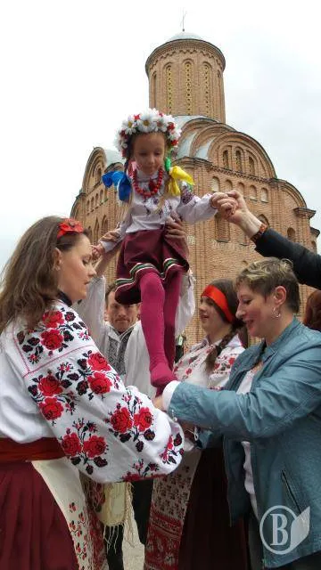 У Чернігові відбулося святкування Обливального понеділка (Фоторепортаж) — фото 9