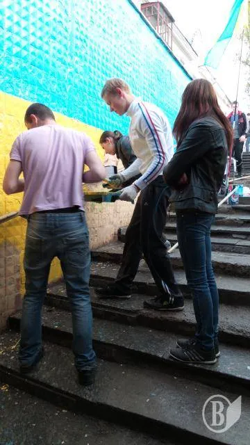 У Чернігові перефарбували підземний перехід поблизу «України» у колір національного стягу (Фоторепортаж) + (Відео) — фото 2