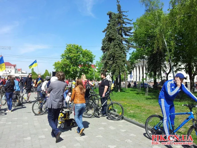 У Чернігові відбувся патріотичний велопробіг (Фоторепортаж) + (Відео) — фото 1
