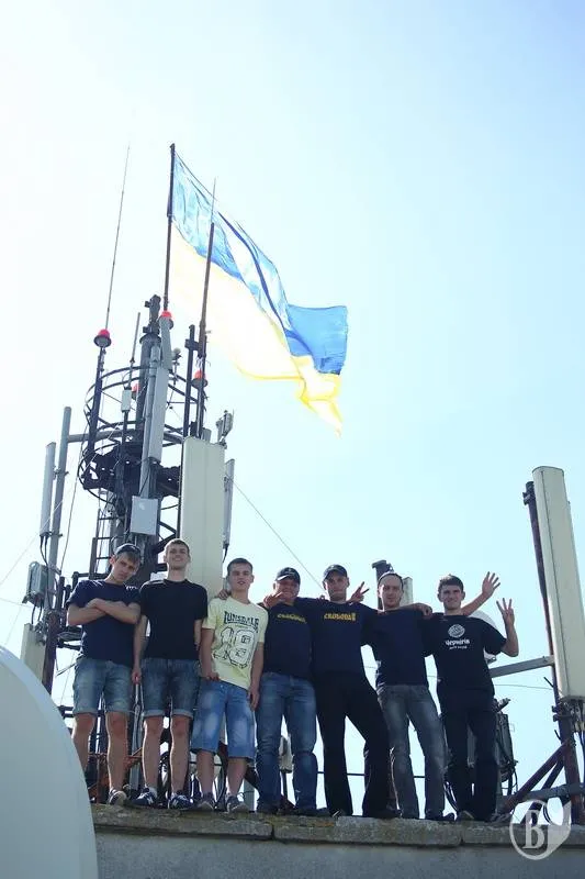Прапори України - на найвищих точках Чернігова (Фото) — фото 2