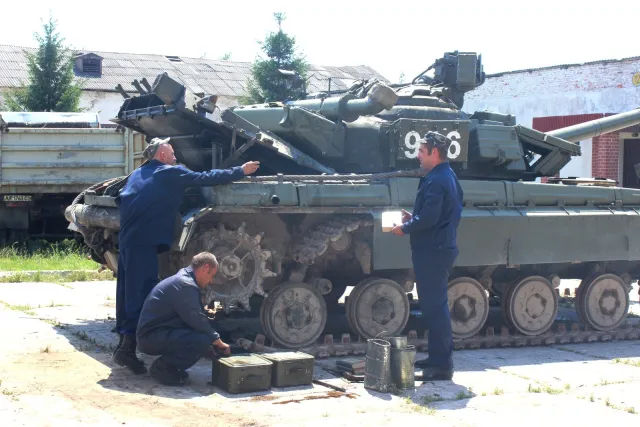 На Чернігівщині відновили понад 700 одиниць озброєння та військової техніки (Фото) — фото 1