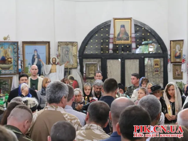 Кілька сотень чернігівців прийшли провести в останню путь Олексія Коновалова (Фоторепортаж) + (Відео) — фото 7