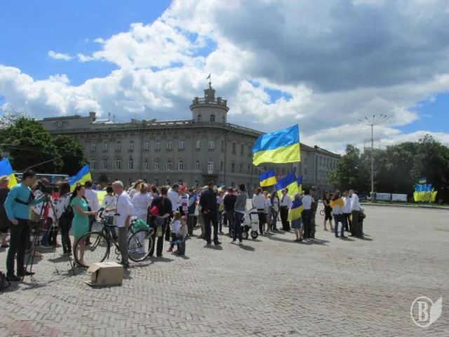 Парад вишиванок з нагоди Дня Конституції України (Фоторепортаж) — фото 8