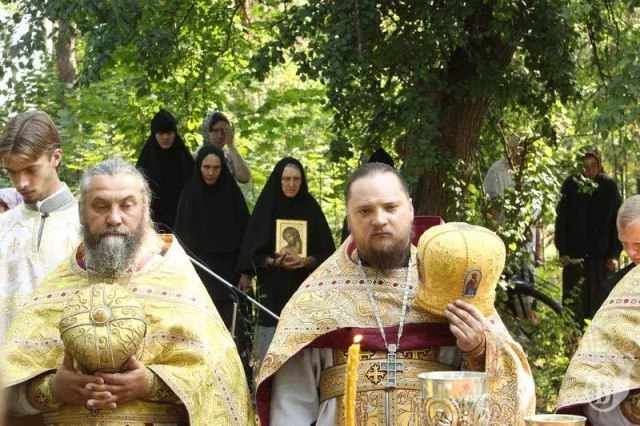 У Чернігові відбувся хресний хід до Святого озера (Фоторепортаж) — фото 6